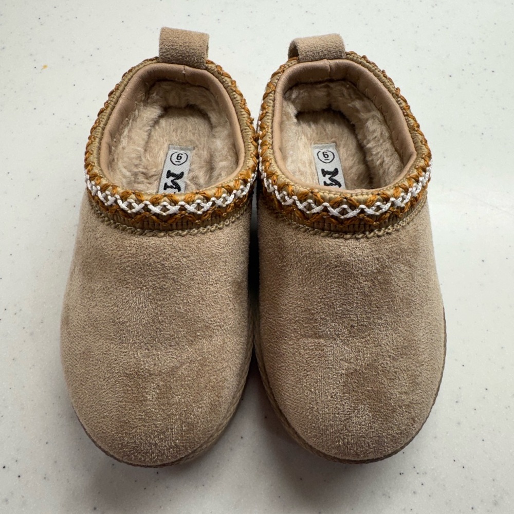 Mudd Tan Toddler Slippers with Cozy Lining